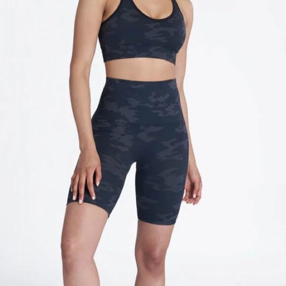 SPANX Pants - SPANX Look At Me Now Bike Shorts Black Camo Sz Small NWT